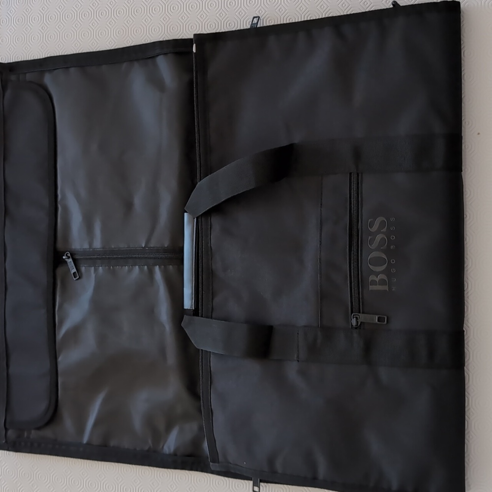 NEW-BOSS GARMENT BAG/TRAVEL DUFFLE
